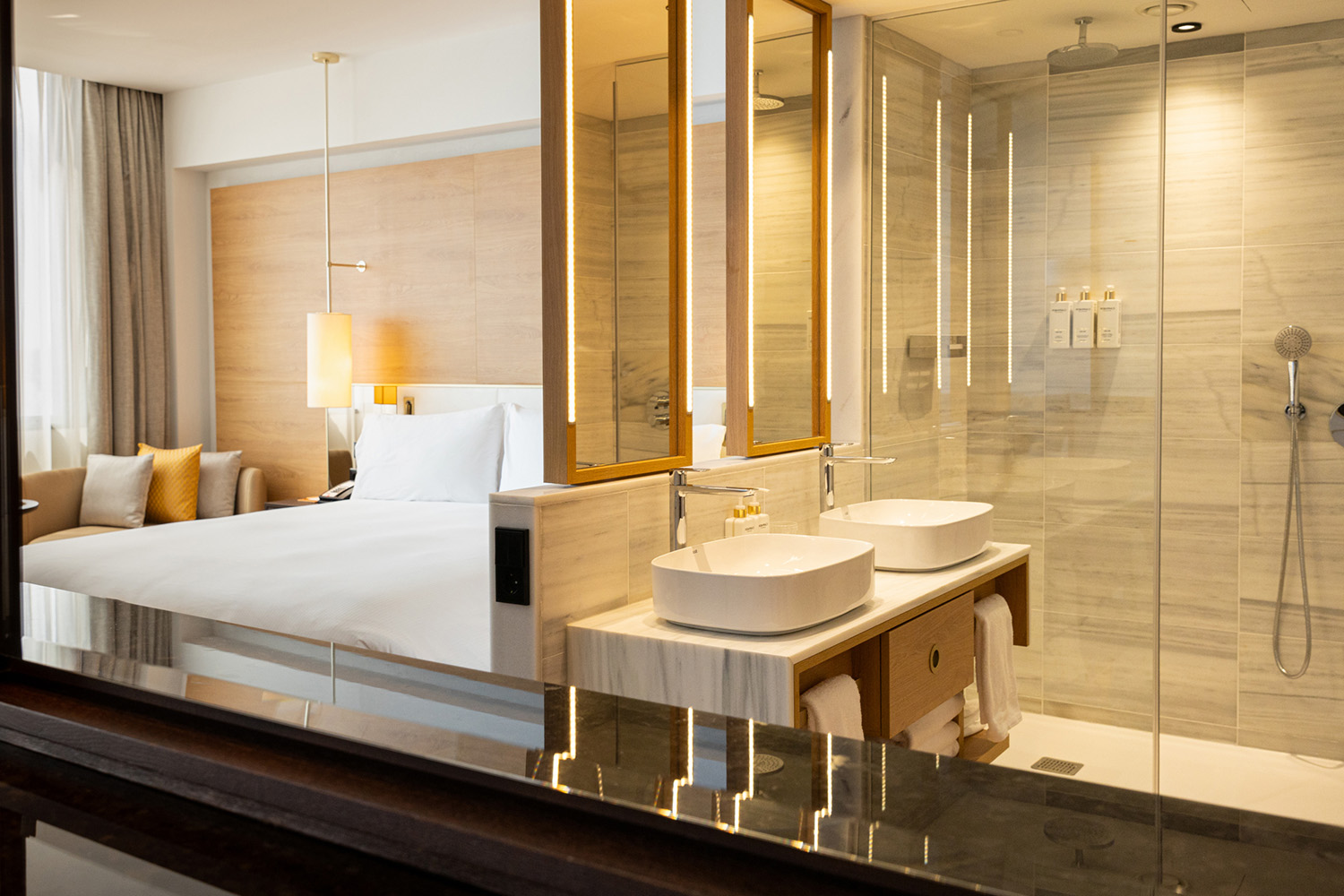 Roca revolutionizes the bathroom space with smart solutions for sustainable water management